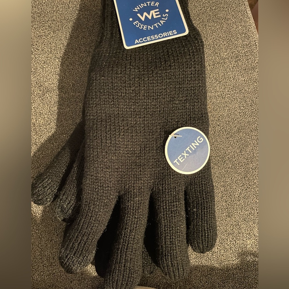 winter essentials Fuzzy inside, warm texting winter black gloves-NWT
